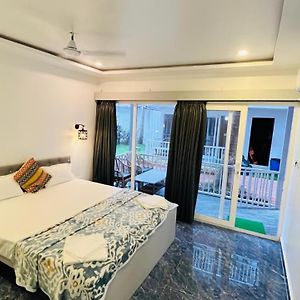 Deluxe Double Room Side Sea View